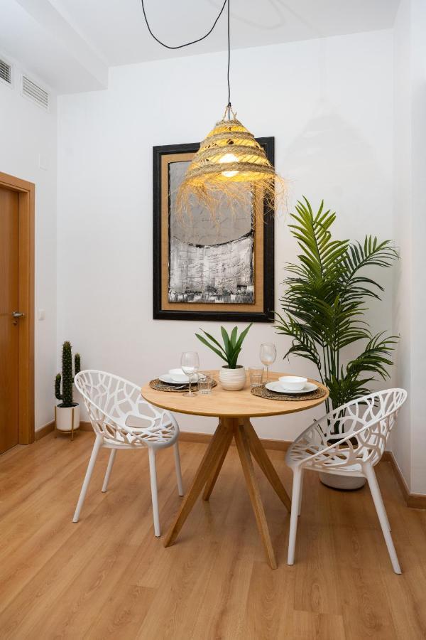 Victoria I & Old Town By Ele Apartments Malaga Bagian luar foto